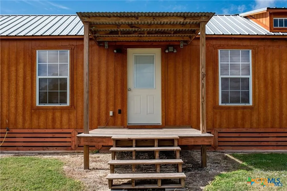 1101 W Houston Avenue Seadrift, TX 77983