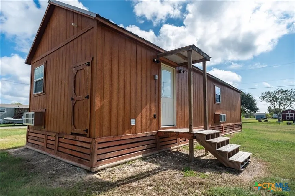 1101 W Houston Avenue Seadrift, TX 77983