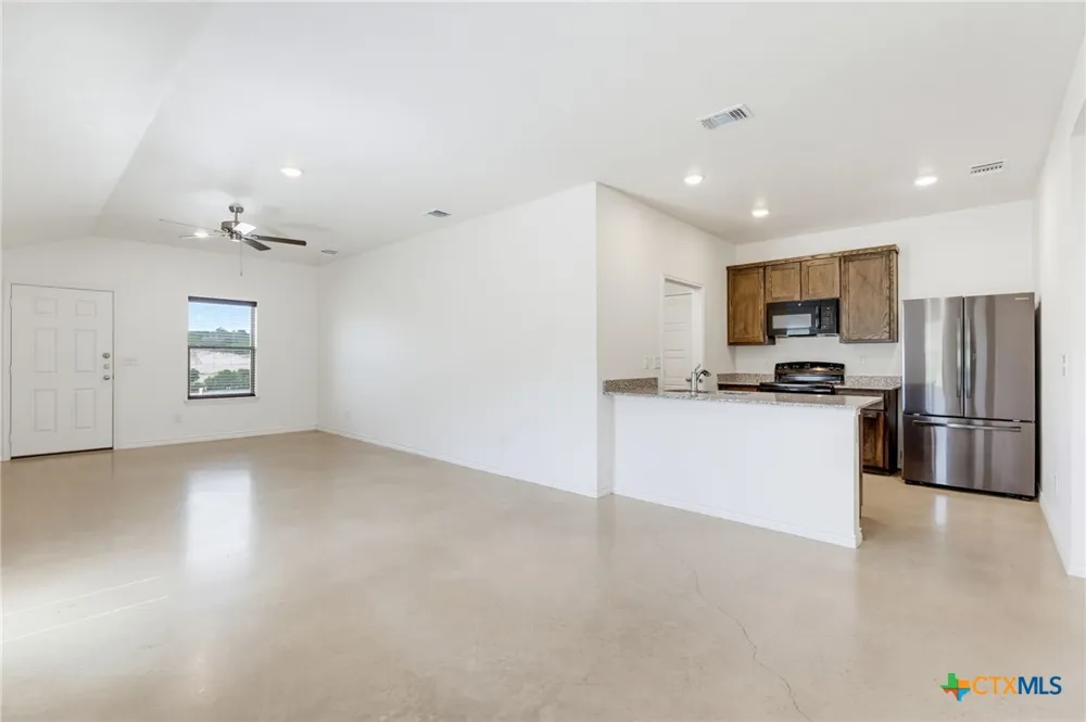 102 Lost Trail #B Copperas Cove, TX 76522
