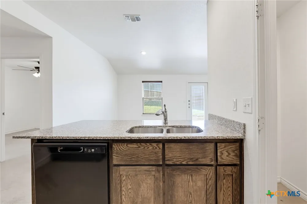 102 Lost Trail #B Copperas Cove, TX 76522