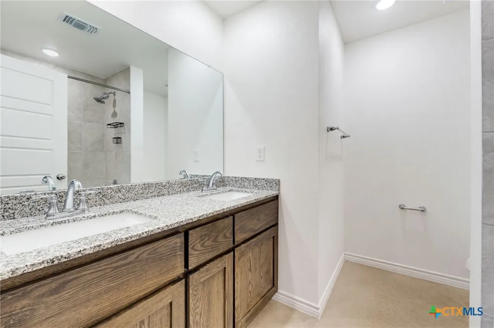 102 Lost Trail #B Copperas Cove, TX 76522