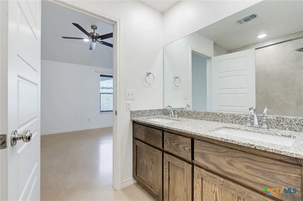 102 Lost Trail #B Copperas Cove, TX 76522