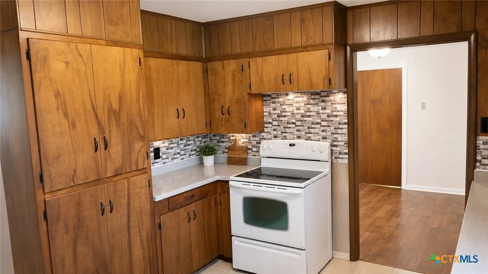 3151 Fm 1386 Luling, TX 78648