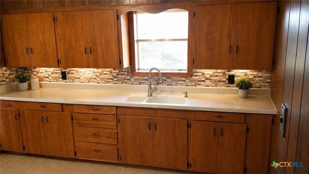 3151 Fm 1386 Luling, TX 78648