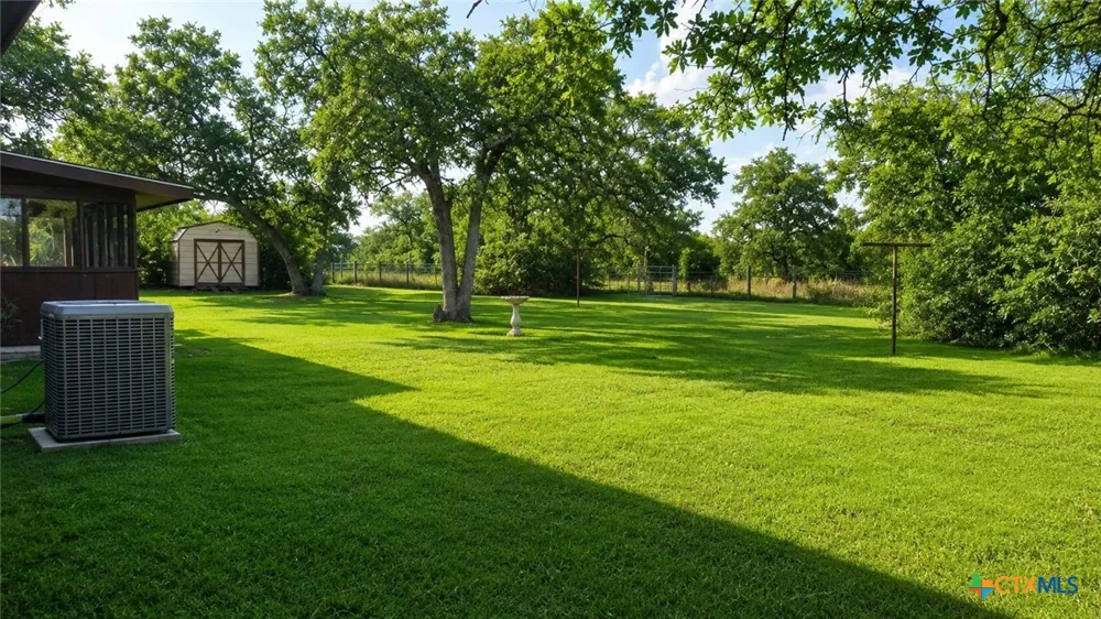 3151 Fm 1386 Luling, TX 78648