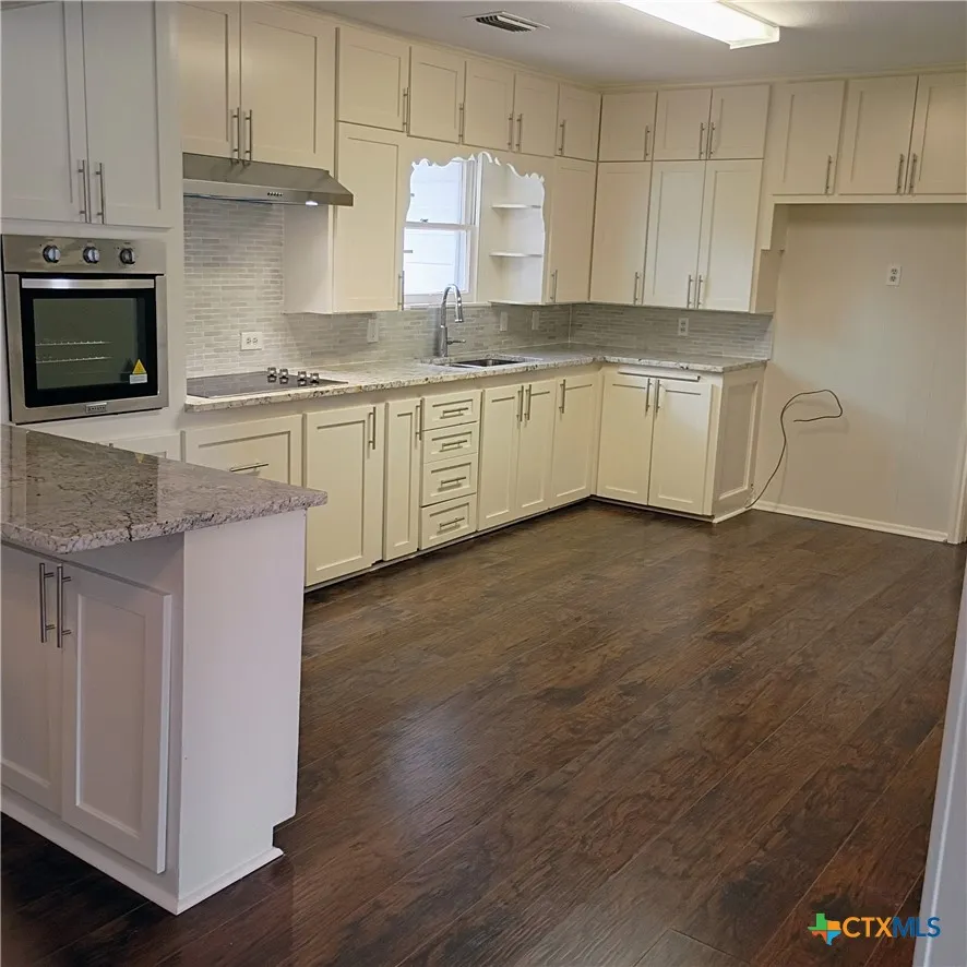 608 Beacon Cuero, TX 77954