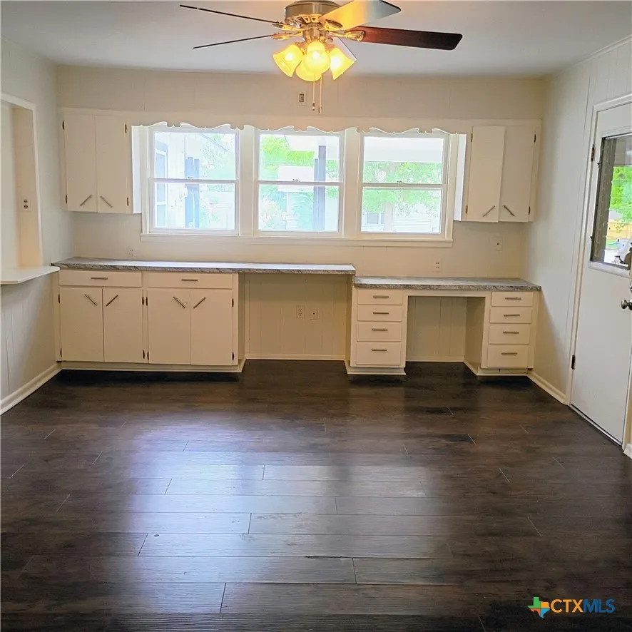 608 Beacon Cuero, TX 77954