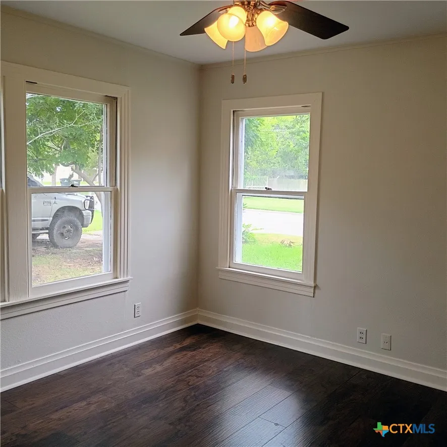 608 Beacon Cuero, TX 77954