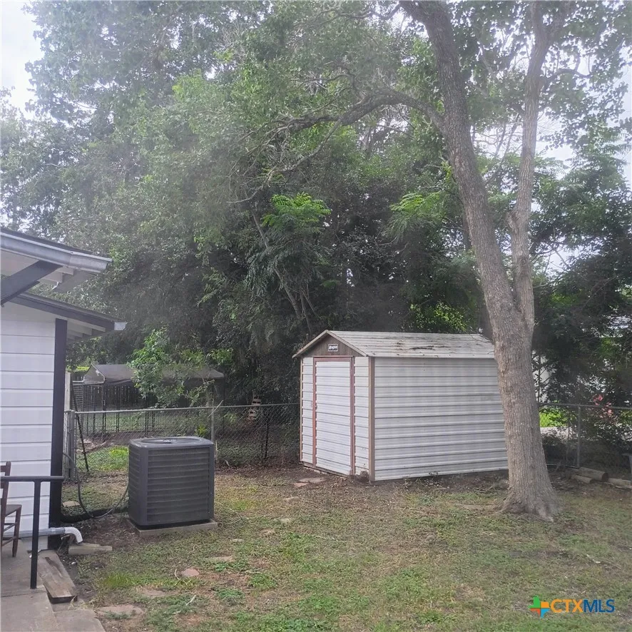 608 Beacon Cuero, TX 77954