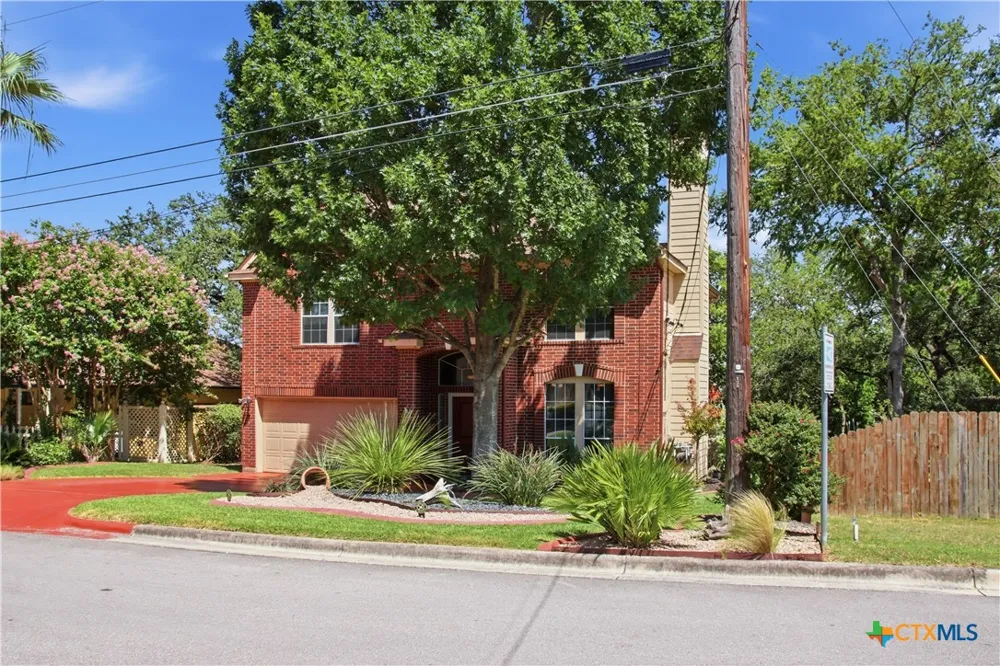 102 Elm Hill Court San Marcos, TX 78666