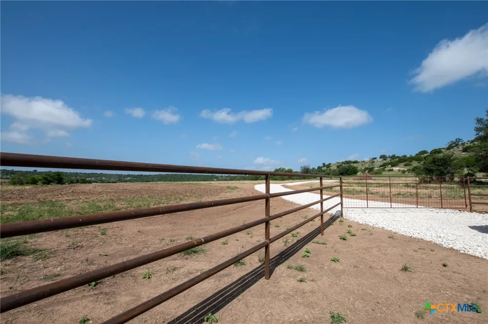 105 Fm-1047 Evant, TX 76880