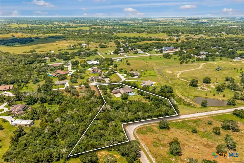 178 Juniper Trail Yoakum, TX 77995