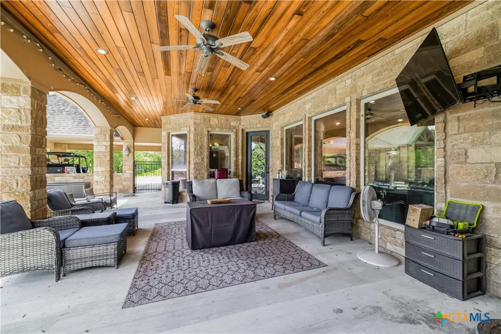 178 Juniper Trail Yoakum, TX 77995