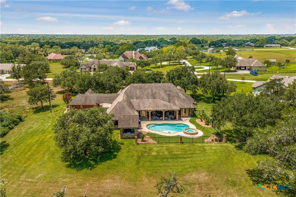 178 Juniper Trail Yoakum, TX 77995
