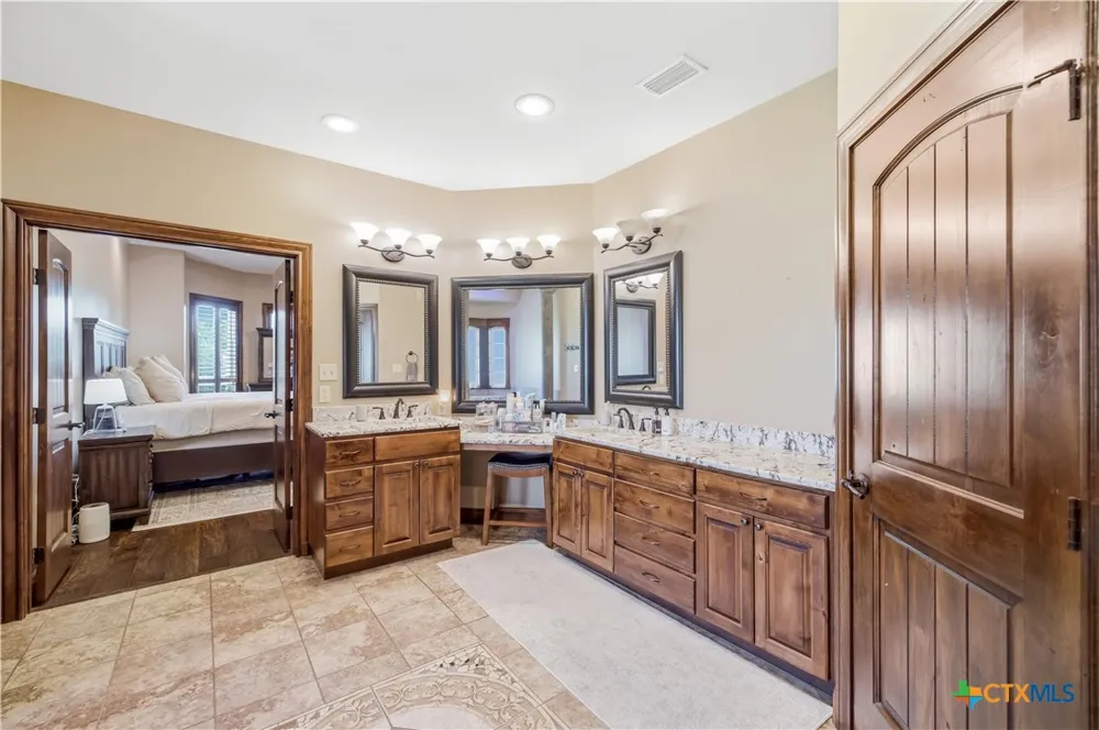 178 Juniper Trail Yoakum, TX 77995