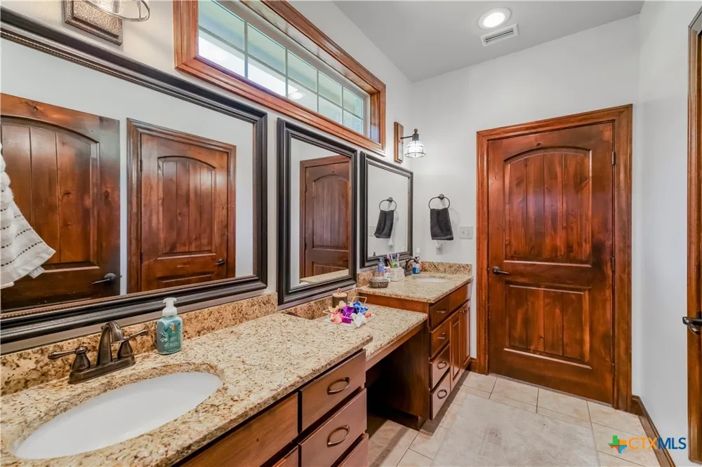 178 Juniper Trail Yoakum, TX 77995