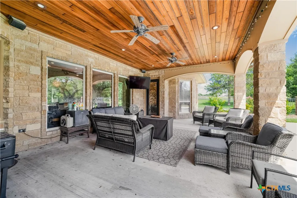 178 Juniper Trail Yoakum, TX 77995