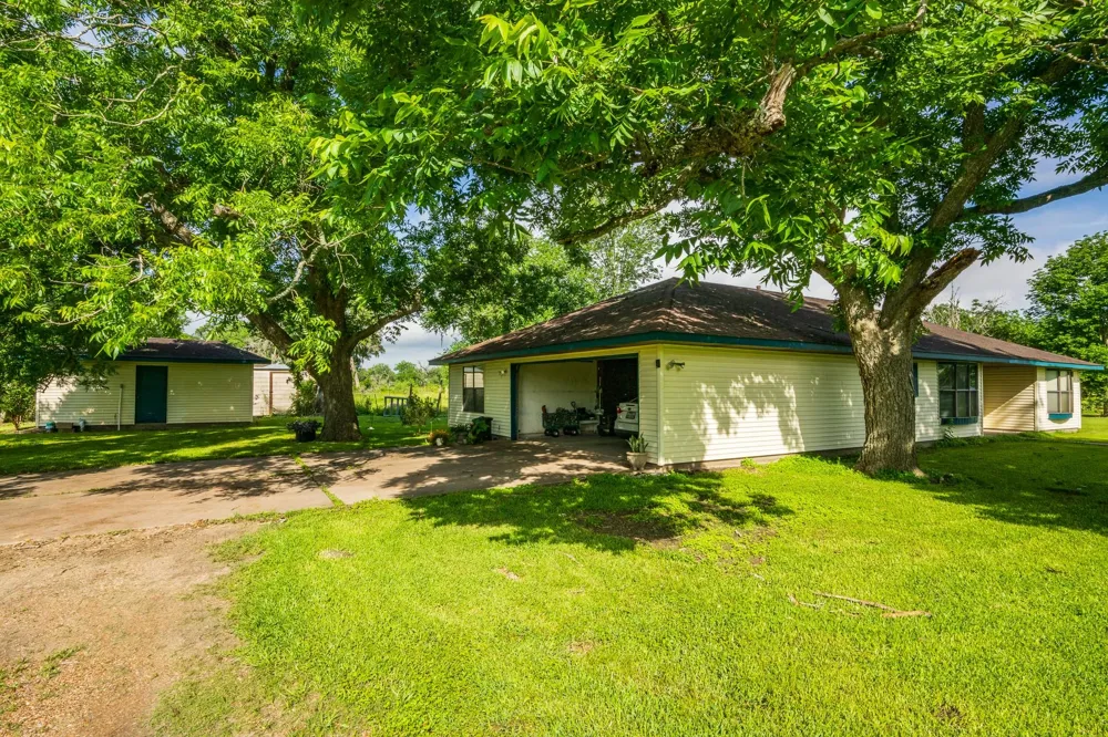 8854 Fm 524 Road Sweeny, TX 77480