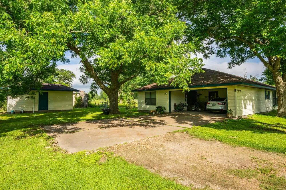 8854 Fm 524 Road Sweeny, TX 77480