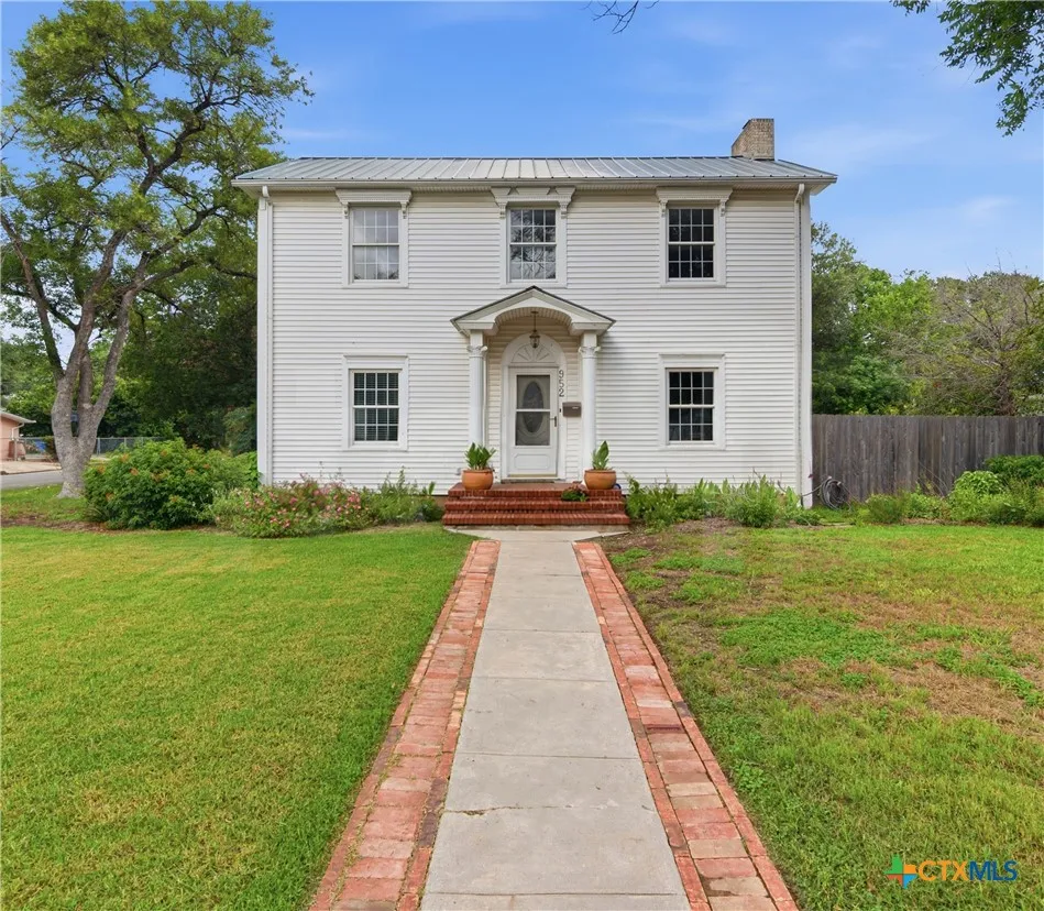 952 Bismark Street Seguin, TX 78155
