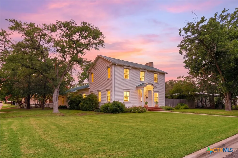 952 Bismark Street Seguin, TX 78155