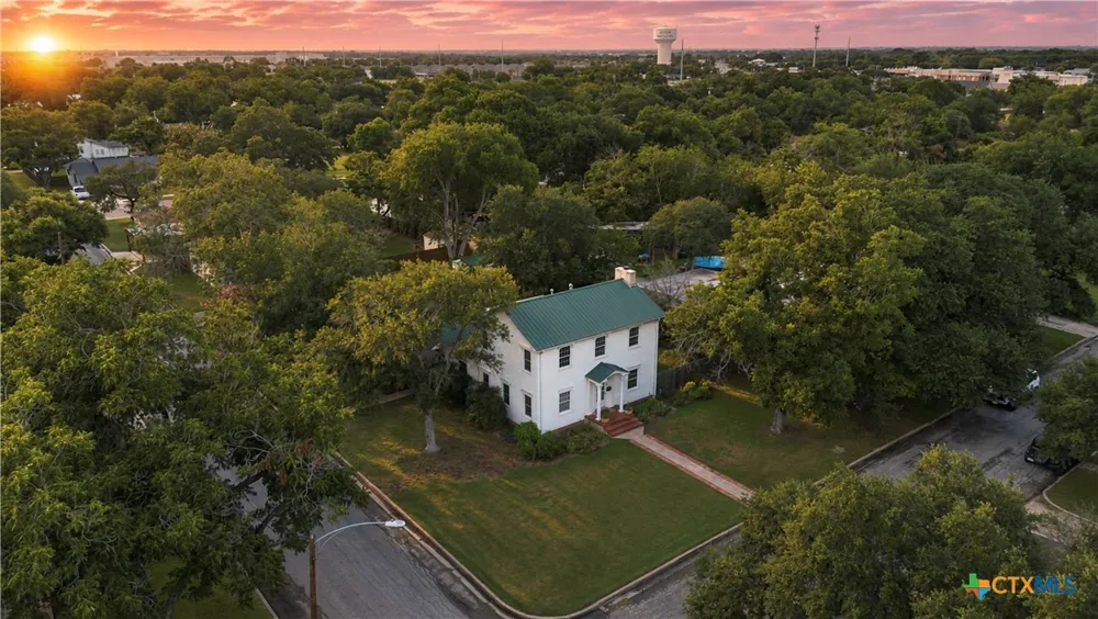 952 Bismark Street Seguin, TX 78155