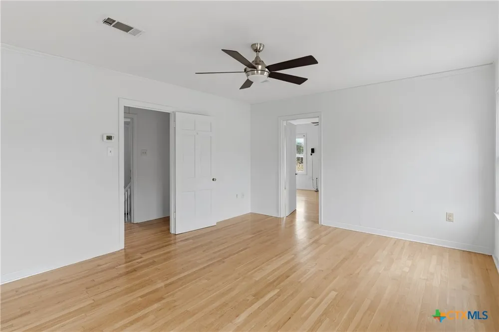 952 Bismark Street Seguin, TX 78155