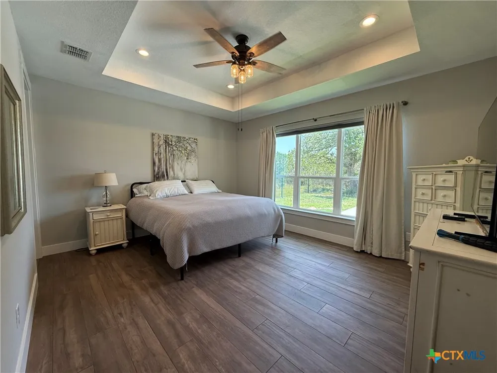 242 Flanders Fischer, TX 78623