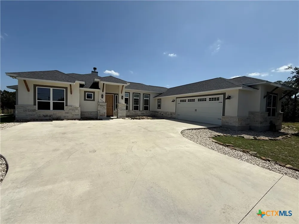 242 Flanders Fischer, TX 78623
