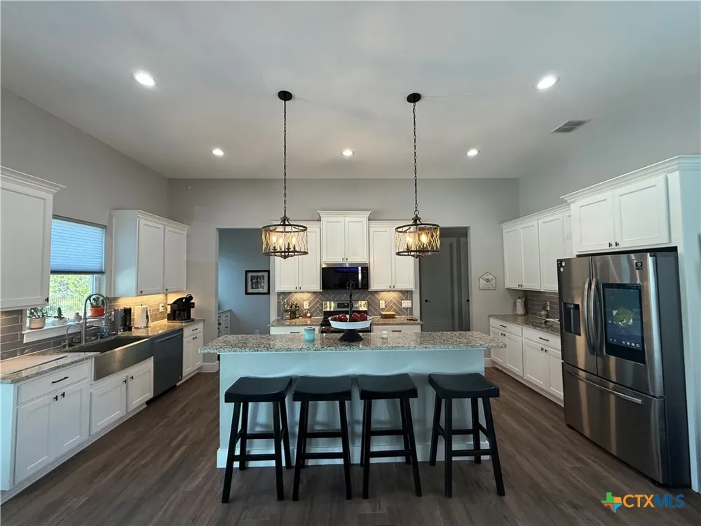 242 Flanders Fischer, TX 78623