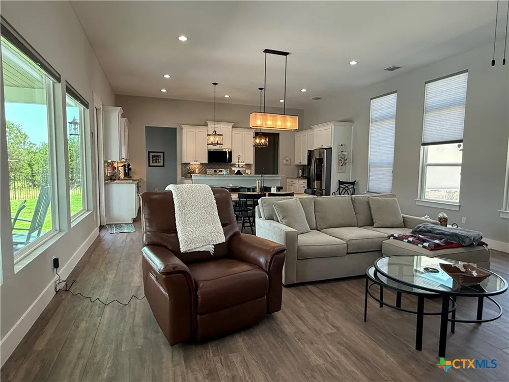 242 Flanders Fischer, TX 78623