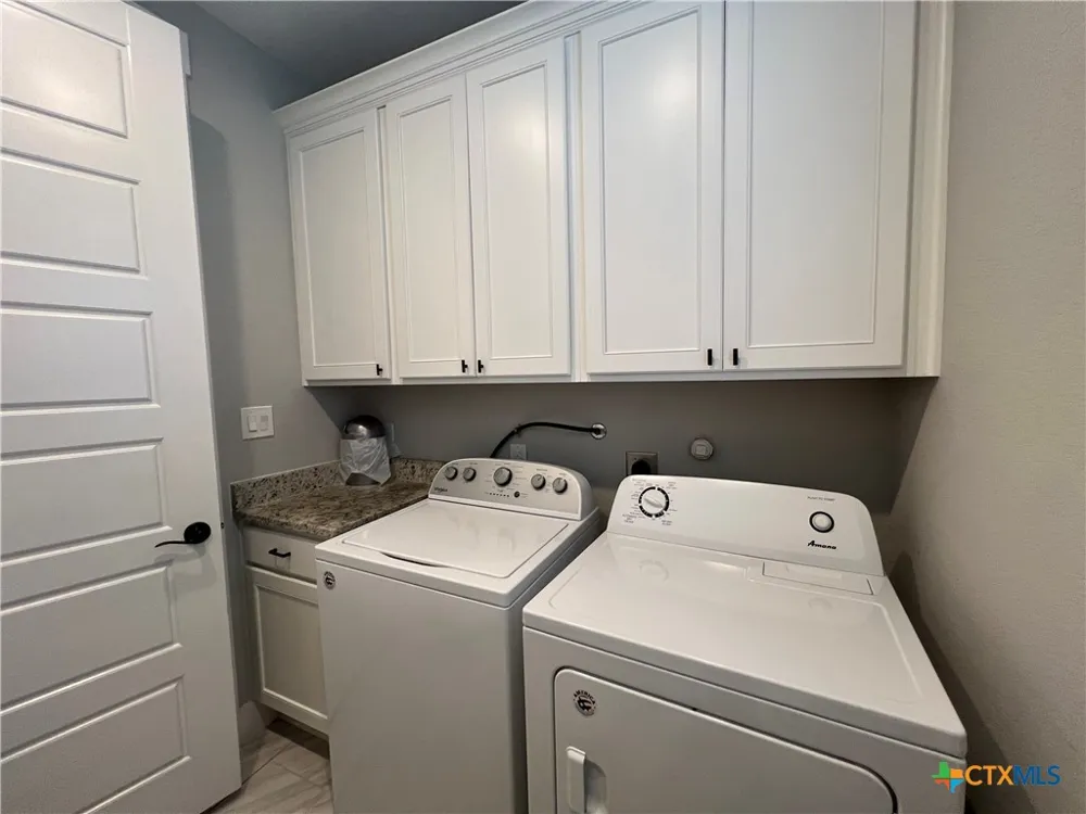 242 Flanders Fischer, TX 78623