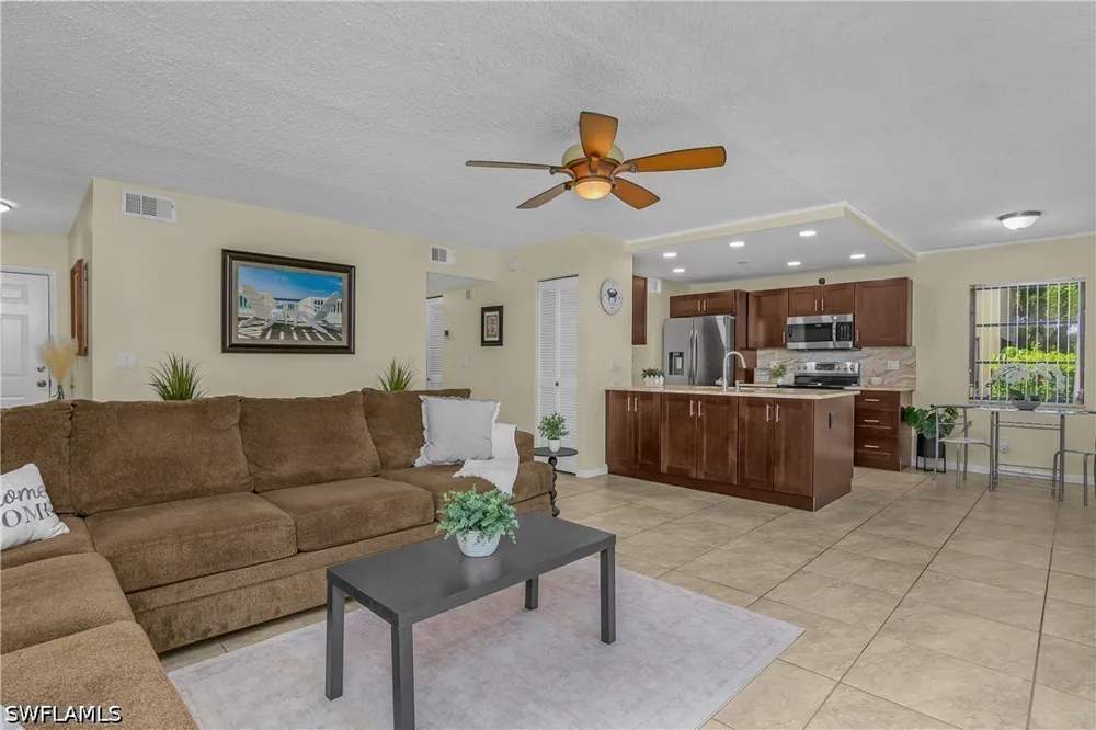 SE 19th Place #104 Cape Coral, FL 33904