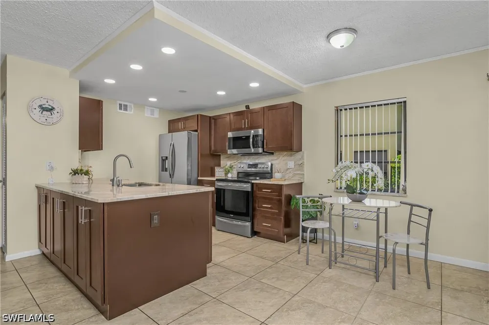SE 19th Place #104 Cape Coral, FL 33904