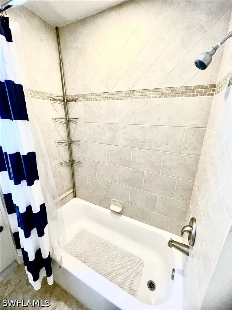 Kings Lake Boulevard Naples, FL 34112
