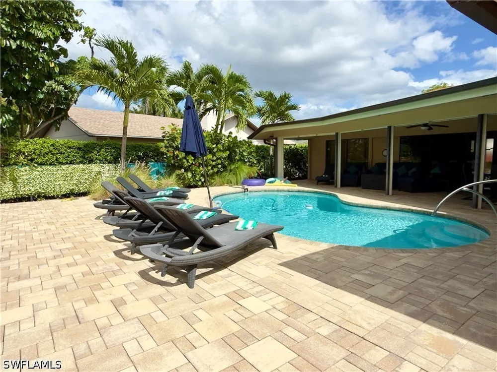 Kings Lake Boulevard Naples, FL 34112