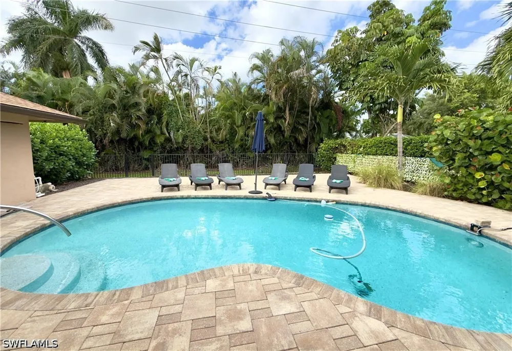 Kings Lake Boulevard Naples, FL 34112