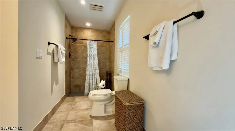 Kings Lake Boulevard Naples, FL 34112