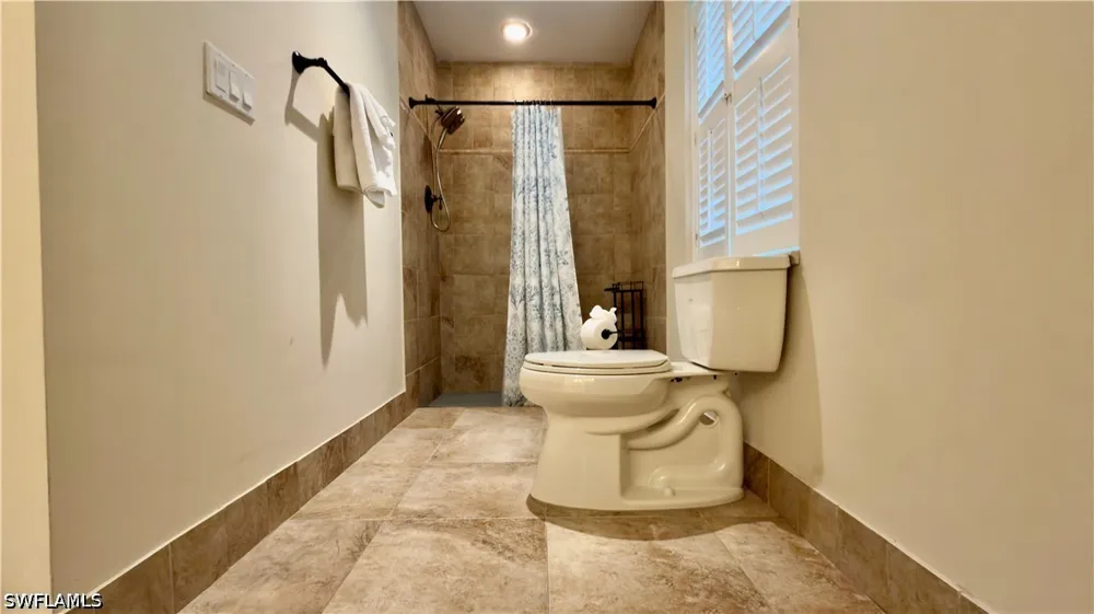 Kings Lake Boulevard Naples, FL 34112