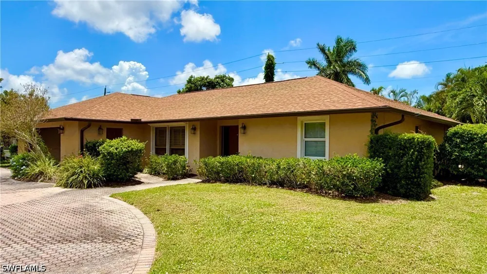 Kings Lake Boulevard Naples, FL 34112