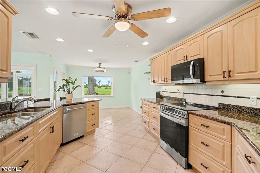 SW Kingsway Circle Lake Suzy, FL 34269