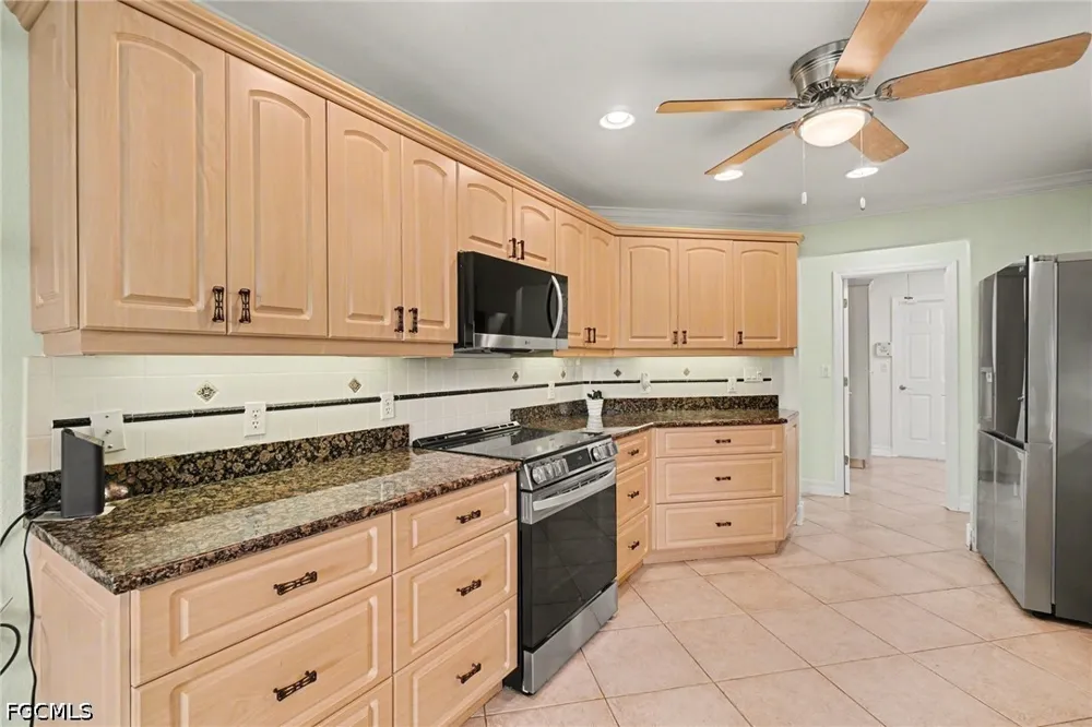 SW Kingsway Circle Lake Suzy, FL 34269