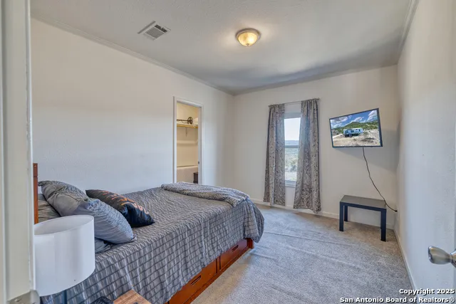 3049 Little Creek Rd Utopia, TX 78884
