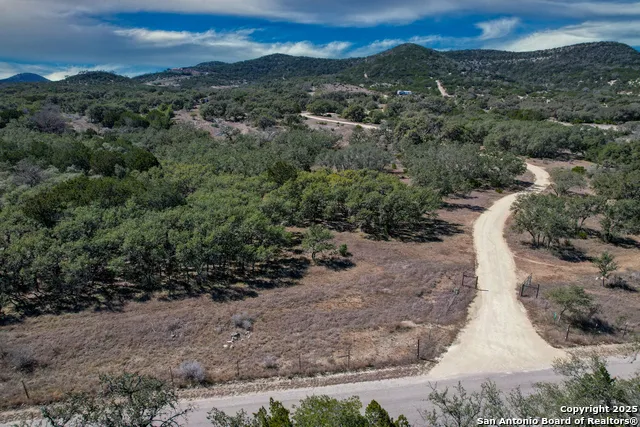 3049 Little Creek Rd Utopia, TX 78884
