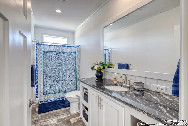3049 Little Creek Rd Utopia, TX 78884