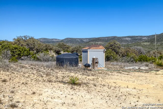 3049 Little Creek Rd Utopia, TX 78884