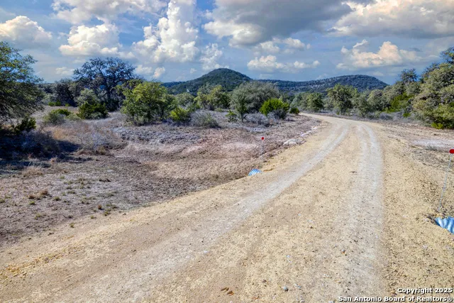 3049 Little Creek Rd Utopia, TX 78884