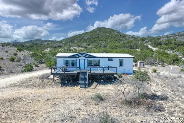 3049 Little Creek Rd Utopia, TX 78884