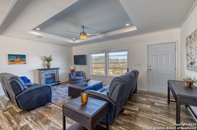 3049 Little Creek Rd Utopia, TX 78884