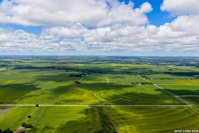000 W COUNTY ROAD 301 Bartlett, TX 76511